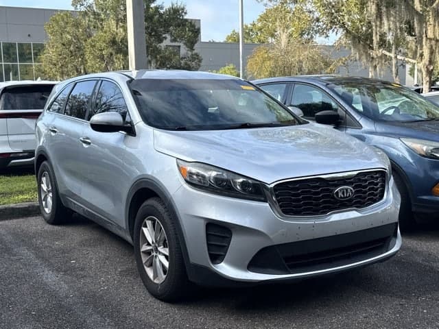 2019 Kia Sorento LX — photo 1 of 11
