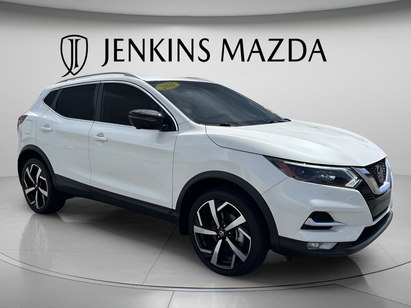 2021 Nissan Rogue Sport SL — photo 1 of 39