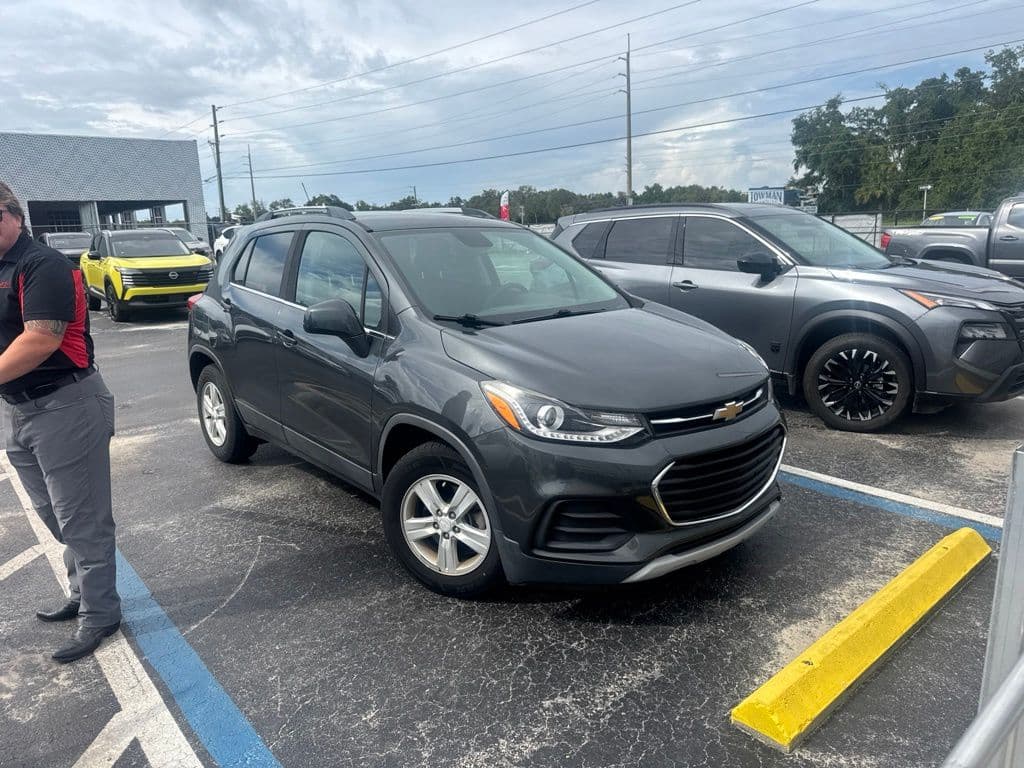 2020 Chevrolet Trax LT — photo 1 of 2