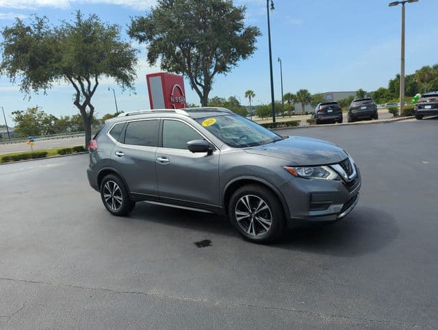 2020 Nissan Rogue SV — photo 1 of 52
