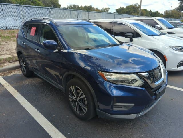 2020 Nissan Rogue SV — photo 1 of 15