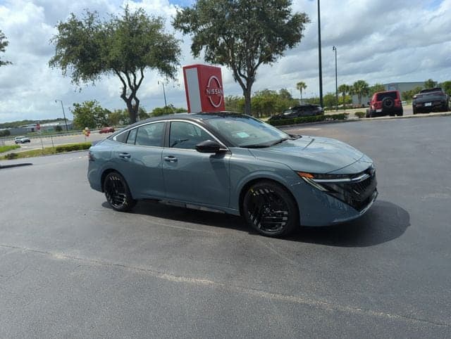 2026 Nissan Sentra SR — photo 1 of 48