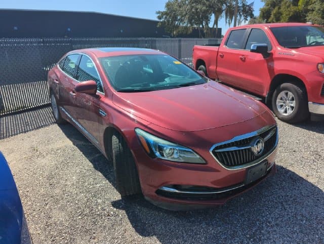 2018 Buick LaCrosse Essence — photo 1 of 15