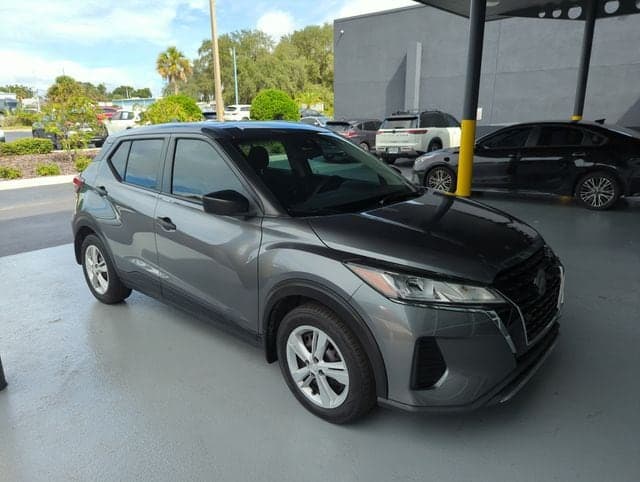 2021 Nissan Kicks S — photo 1 of 15