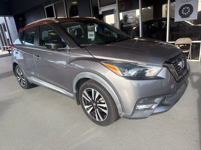 2019 Nissan Kicks SR — photo 1 of 2