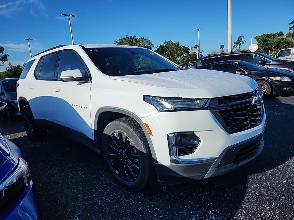 2022 Chevrolet Traverse RS — photo 1 of 13
