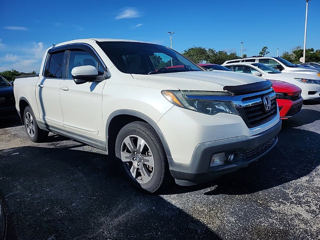 2017 Honda Ridgeline RTL-T — photo 1 of 10
