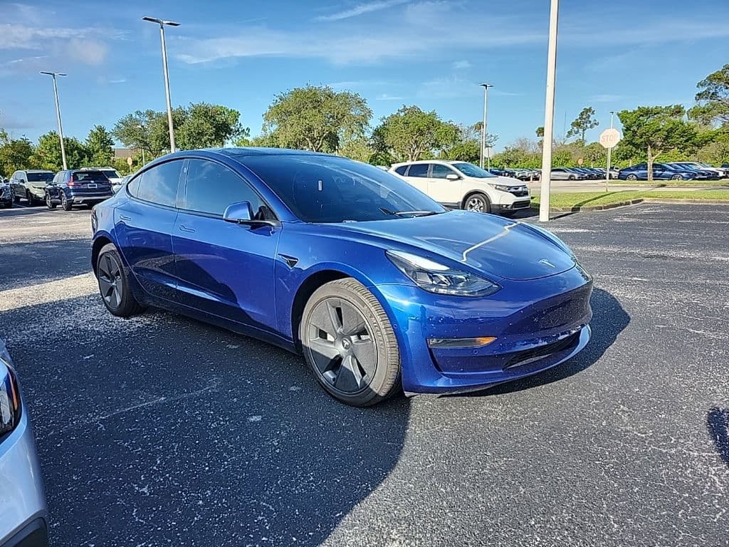 2022 Tesla Model 3 Long Range — photo 1 of 11