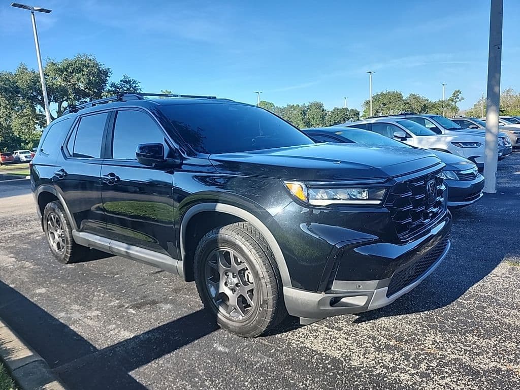 2024 Honda Pilot TrailSport — photo 1 of 11