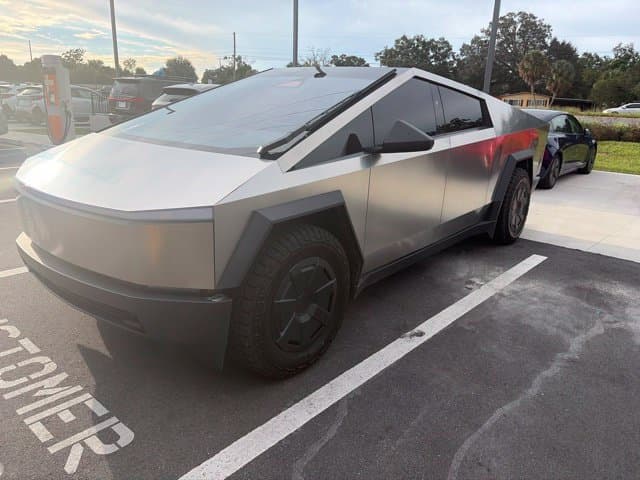 2024 Tesla Cybertruck Base — photo 1 of 15