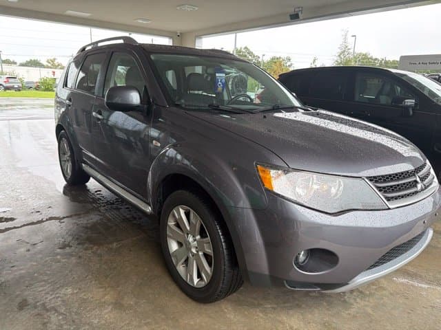 2009 Mitsubishi Outlander SE — photo 1 of 4