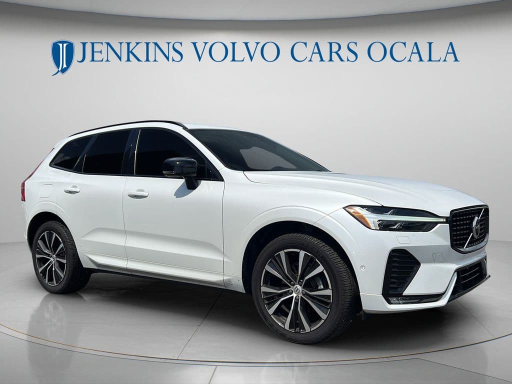 2024 Volvo XC60 Plus Dark Theme — photo 1 of 30