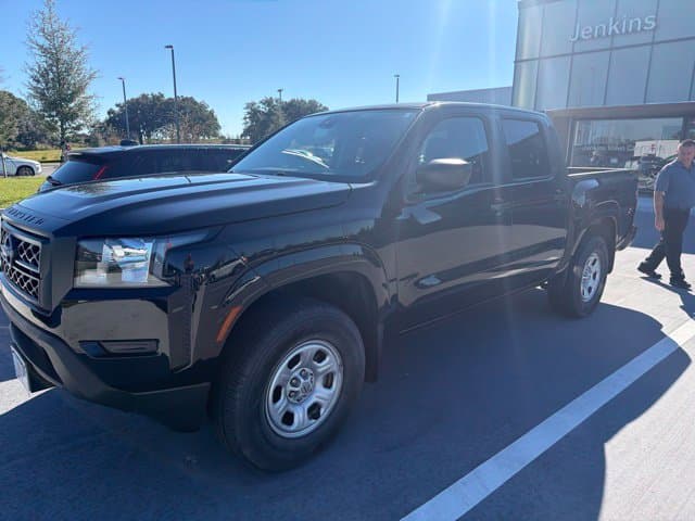 2023 Nissan Frontier S — photo 1 of 7