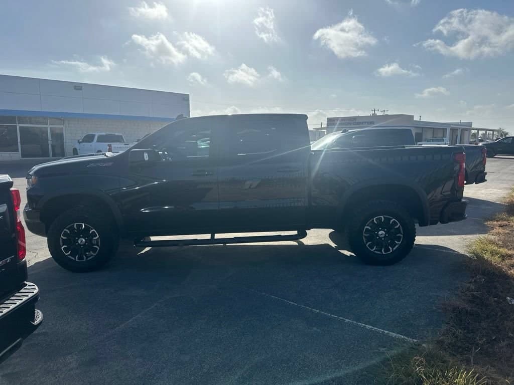 2023 Chevrolet Silverado 1500 ZR2 — photo 1 of 10