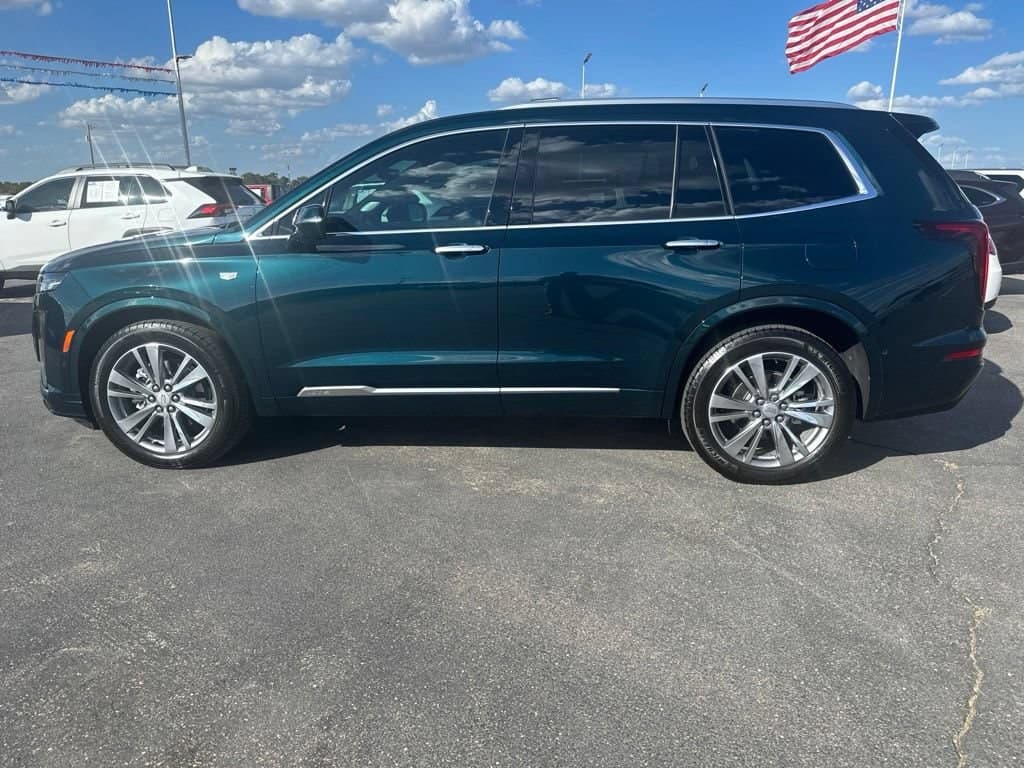 2025 Cadillac XT6 FWD Premium Luxury — photo 1 of 10