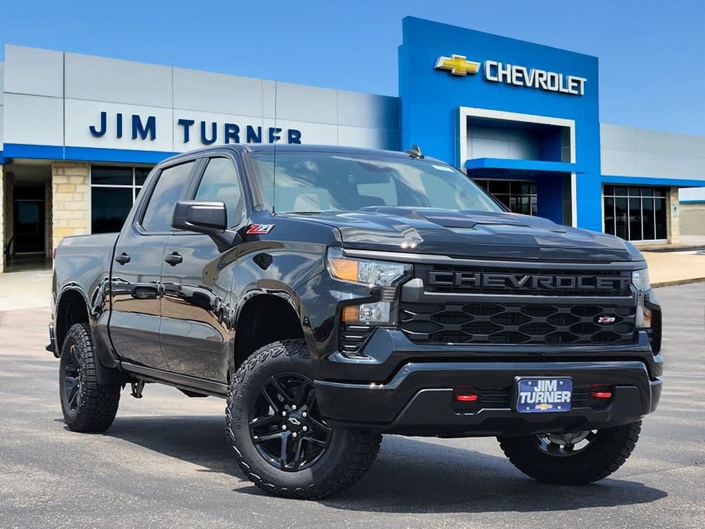 2026 Chevrolet Silverado 1500 Custom Trail Boss — photo 1 of 32