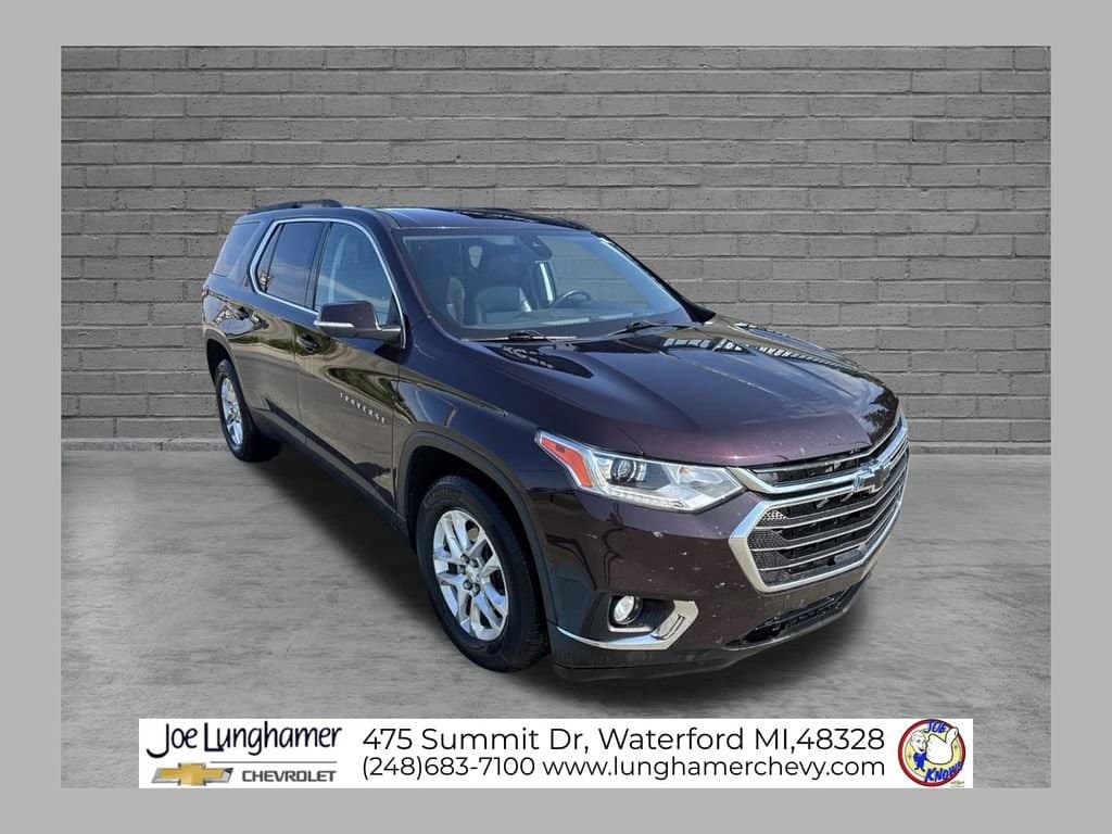 2021 Chevrolet Traverse LT Leather — photo 1 of 17