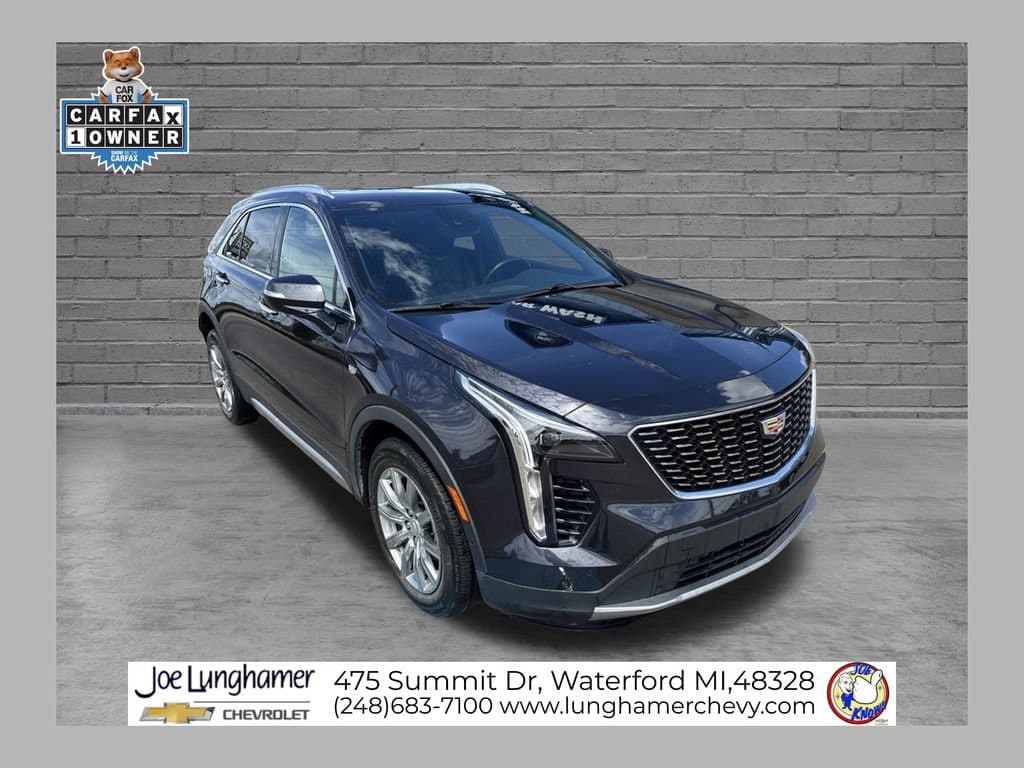 2022 Cadillac XT4 AWD Premium Luxury — photo 1 of 16