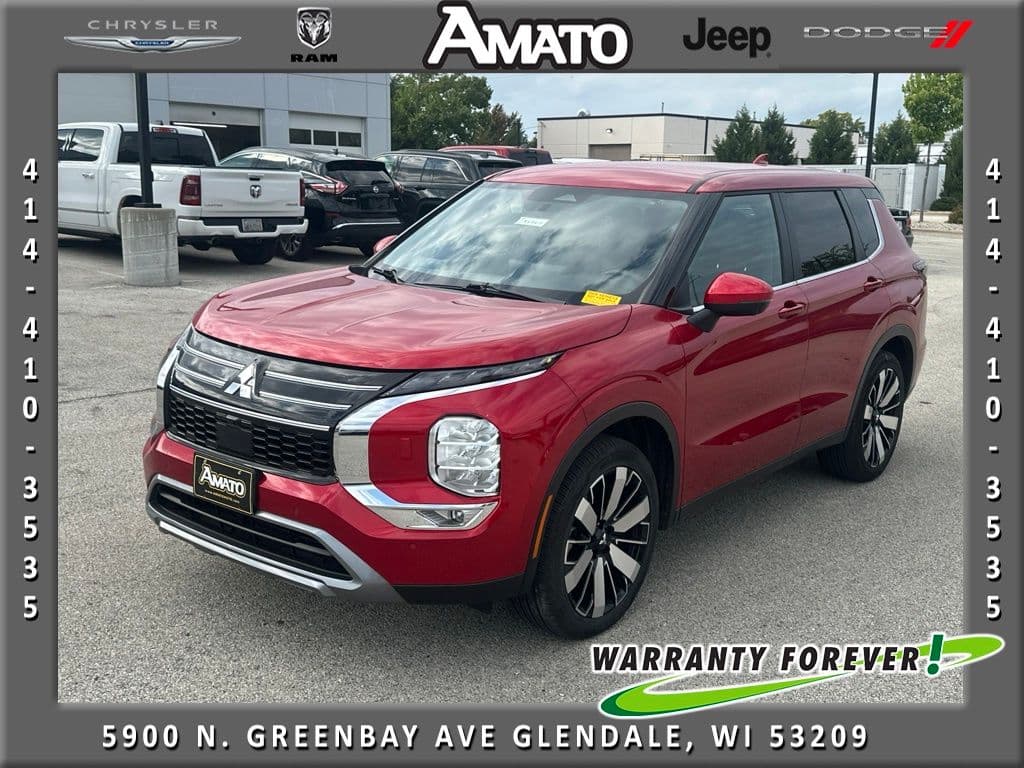 2025 Mitsubishi Outlander SE — photo 1 of 9