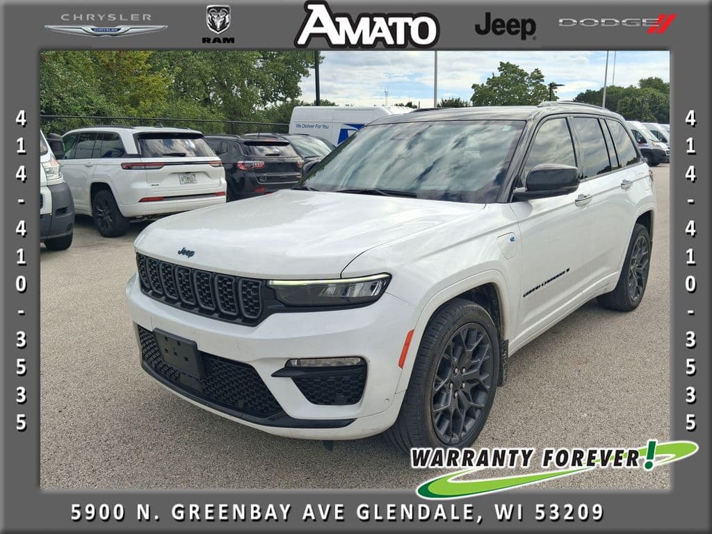 2023 Jeep Grand Cherokee Summit Reserve — photo 1 of 17