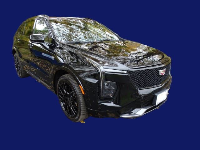 2024 Cadillac XT4 AWD Sport — photo 1 of 28