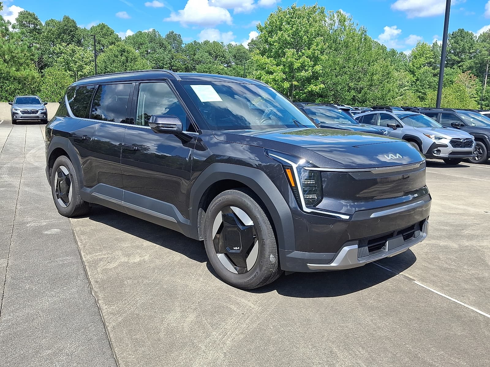 2024 Kia EV9 Wind — photo 1 of 21