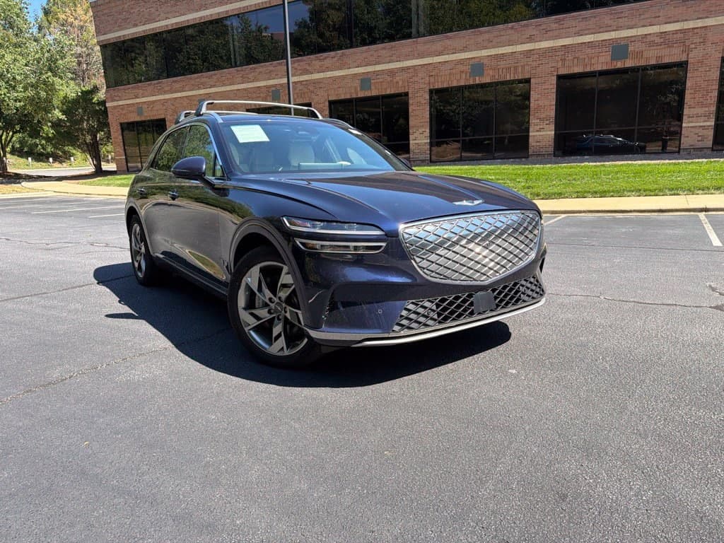 2025 Genesis Electrified GV70 Advanced — photo 1 of 20