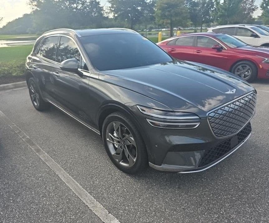 2025 Genesis Electrified GV70 Base — photo 1 of 15