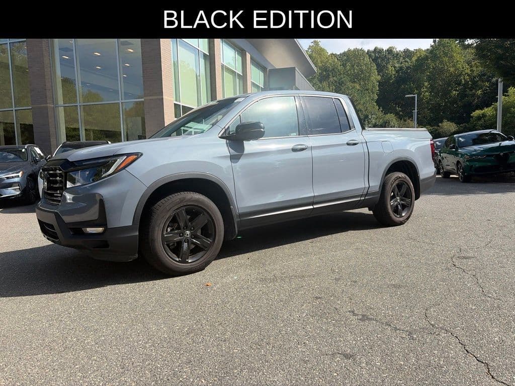 2023 Honda Ridgeline Black Edition — photo 1 of 10