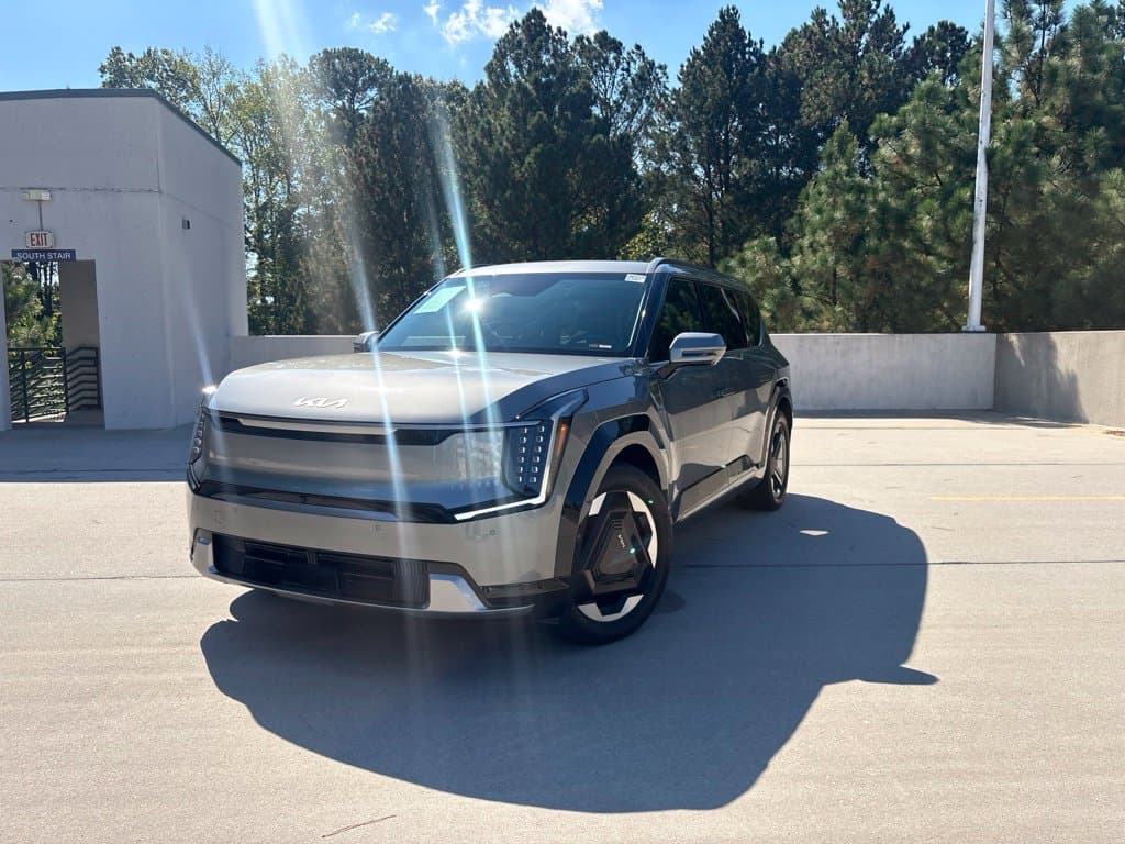 2024 Kia EV9 Land — photo 1 of 35