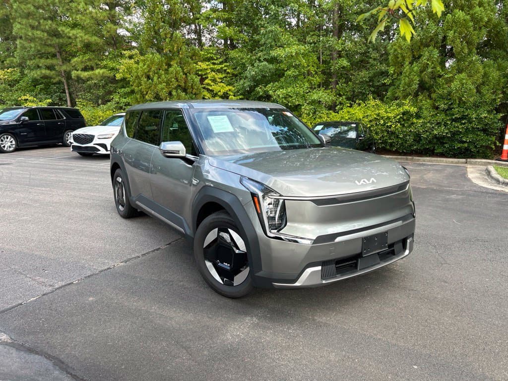 2024 Kia EV9 Light Long Range — photo 1 of 22