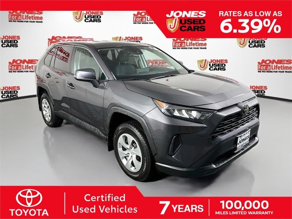 2022 Toyota RAV4 LE — photo 1 of 34