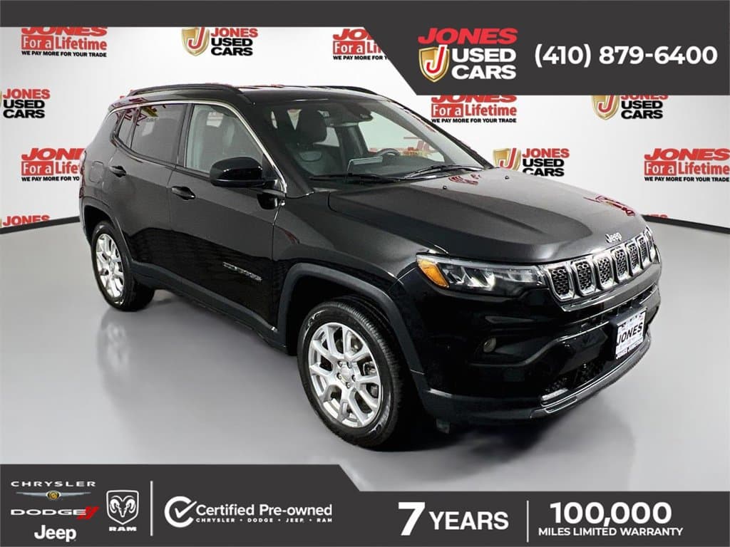 2023 Jeep Compass Latitude Lux — photo 1 of 34