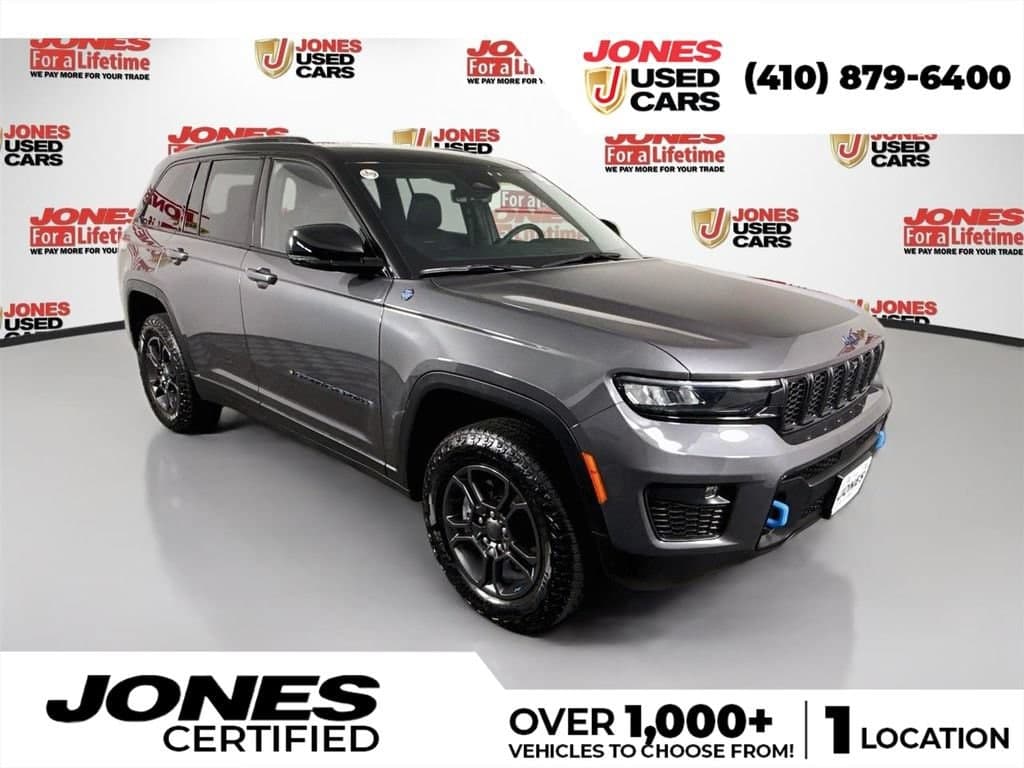 2024 Jeep Grand Cherokee Base — photo 1 of 38