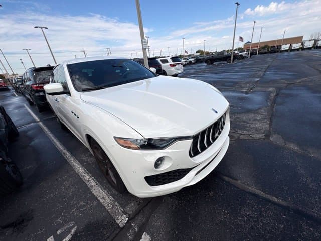 2021 Maserati Levante S — photo 1 of 6