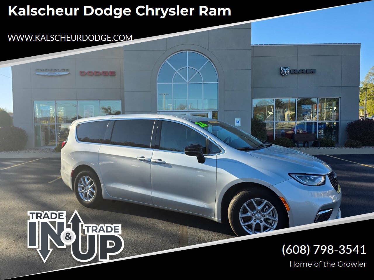 2026 Chrysler Pacifica Select — photo 1 of 41