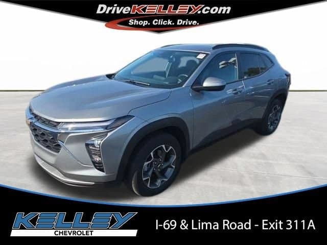 2025 Chevrolet Trax LT — photo 1 of 15