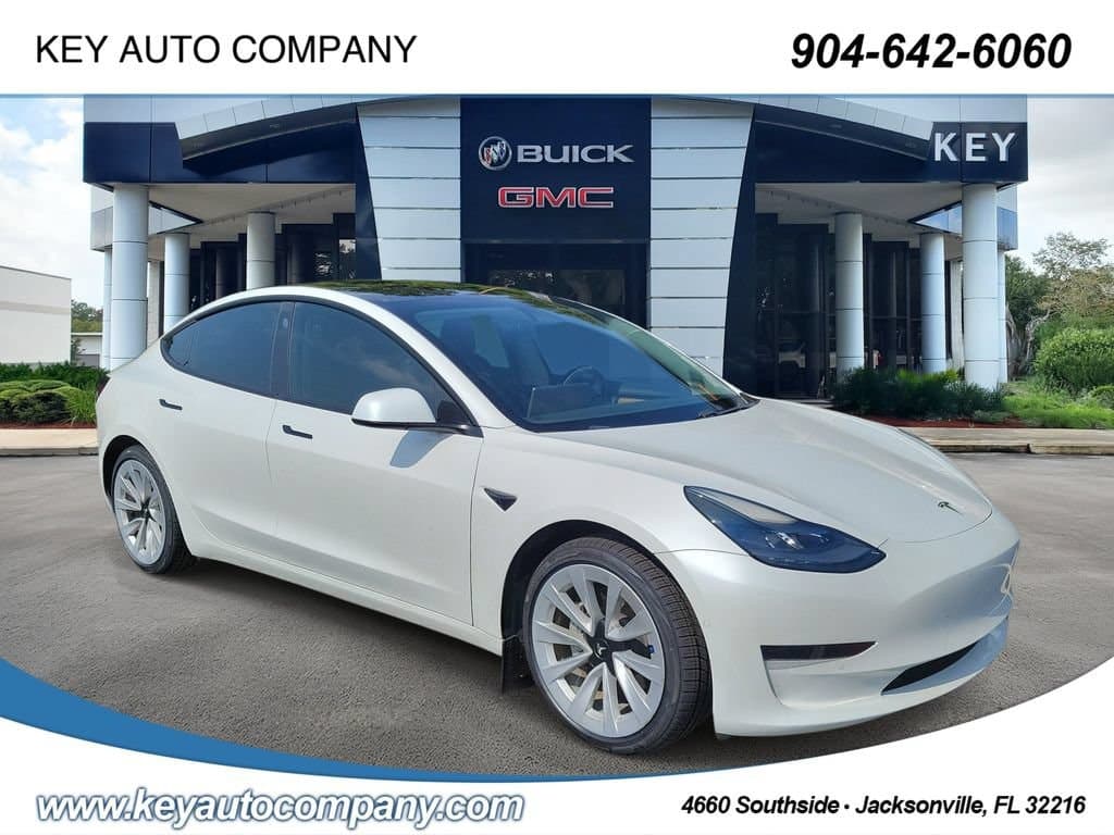 2021 Tesla Model 3 Standard Range Plus — photo 1 of 4