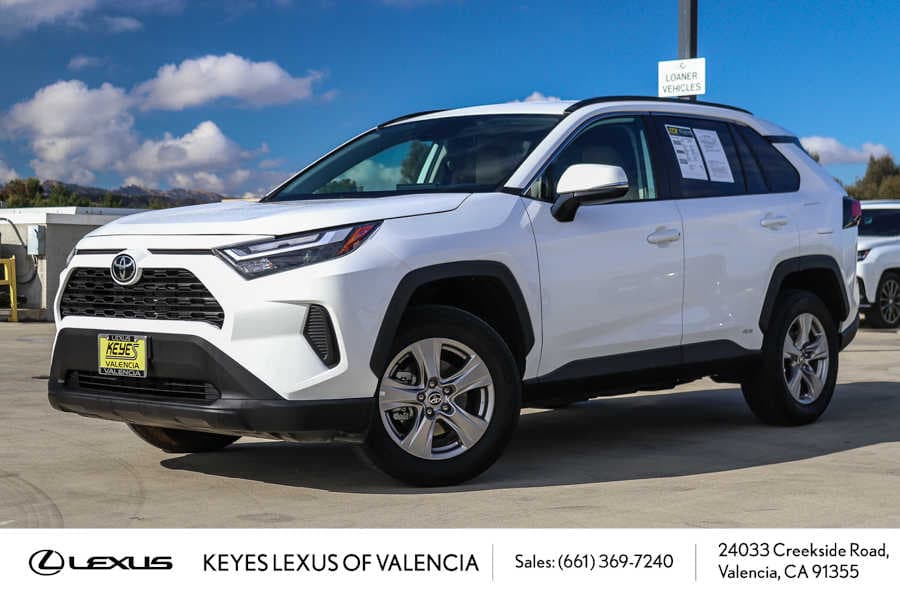 2025 Toyota RAV4 Hybrid LE — photo 1 of 30