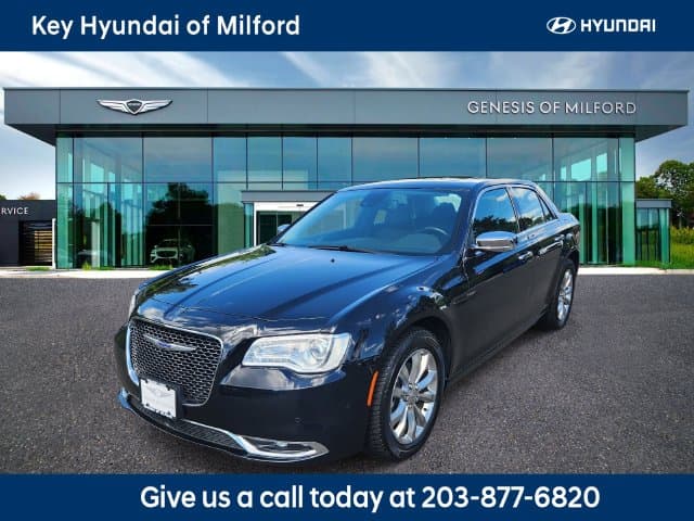 2019 Chrysler 300 Limited — photo 1 of 32
