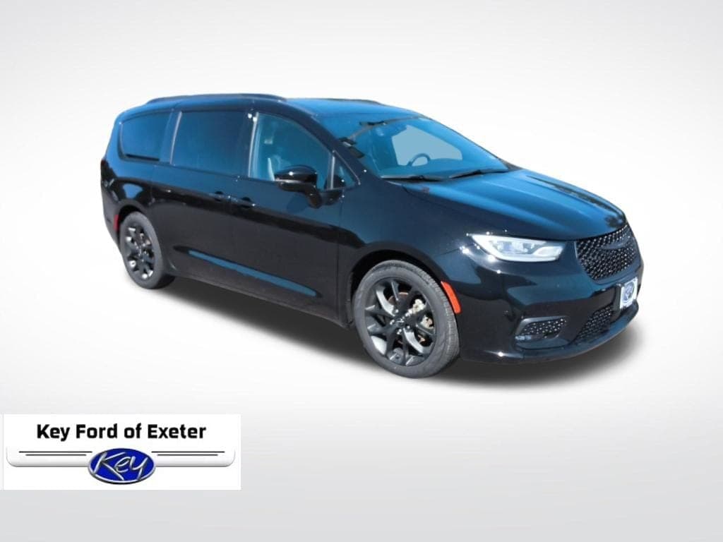 2025 Chrysler Pacifica Limited — photo 1 of 34