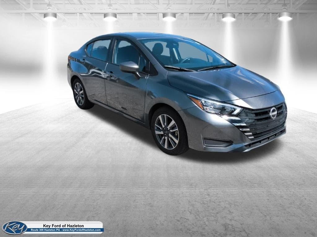 2025 Nissan Versa SV — photo 1 of 35