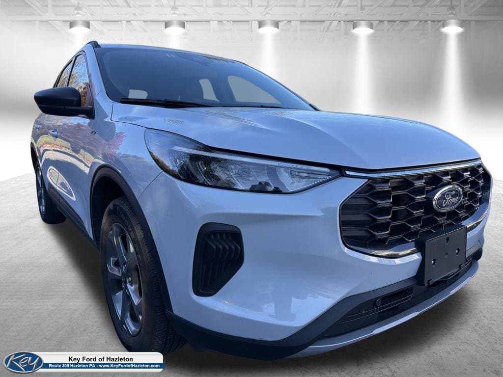 2025 Ford Escape ST-Line — photo 1 of 51