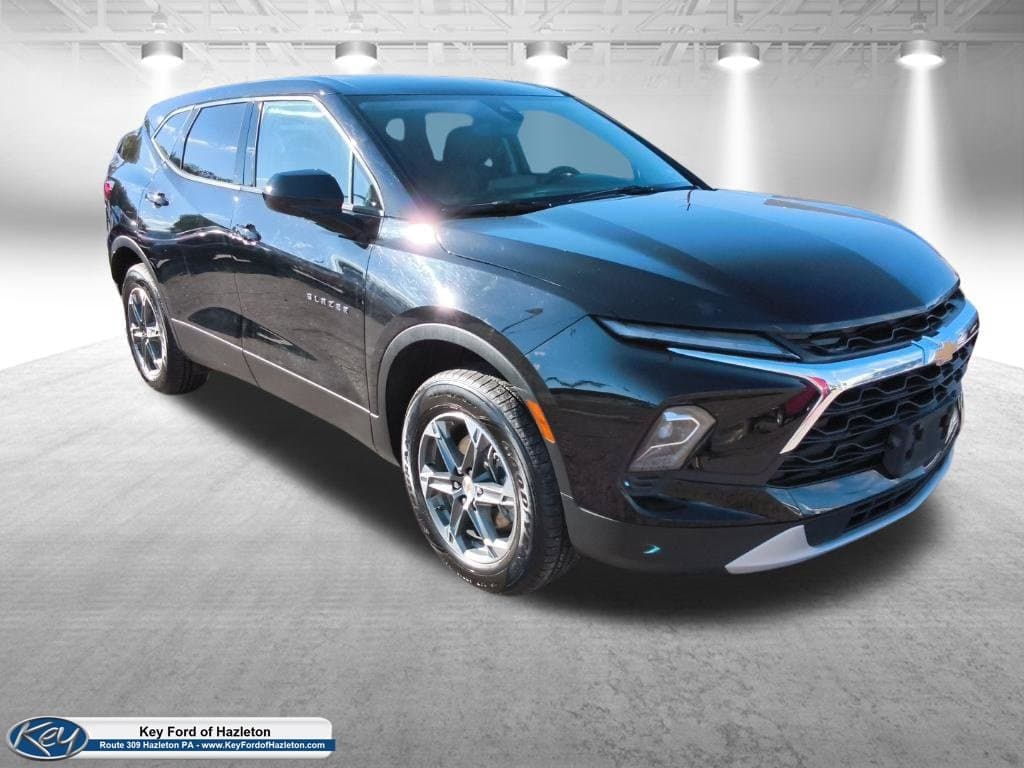 2025 Chevrolet Blazer LT — photo 1 of 46