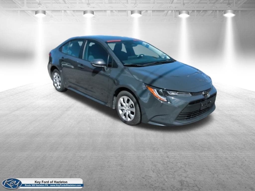 2024 Toyota Corolla LE — photo 1 of 33