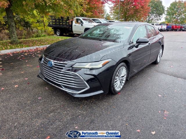 2022 Toyota Avalon Hybrid Limited — photo 1 of 35