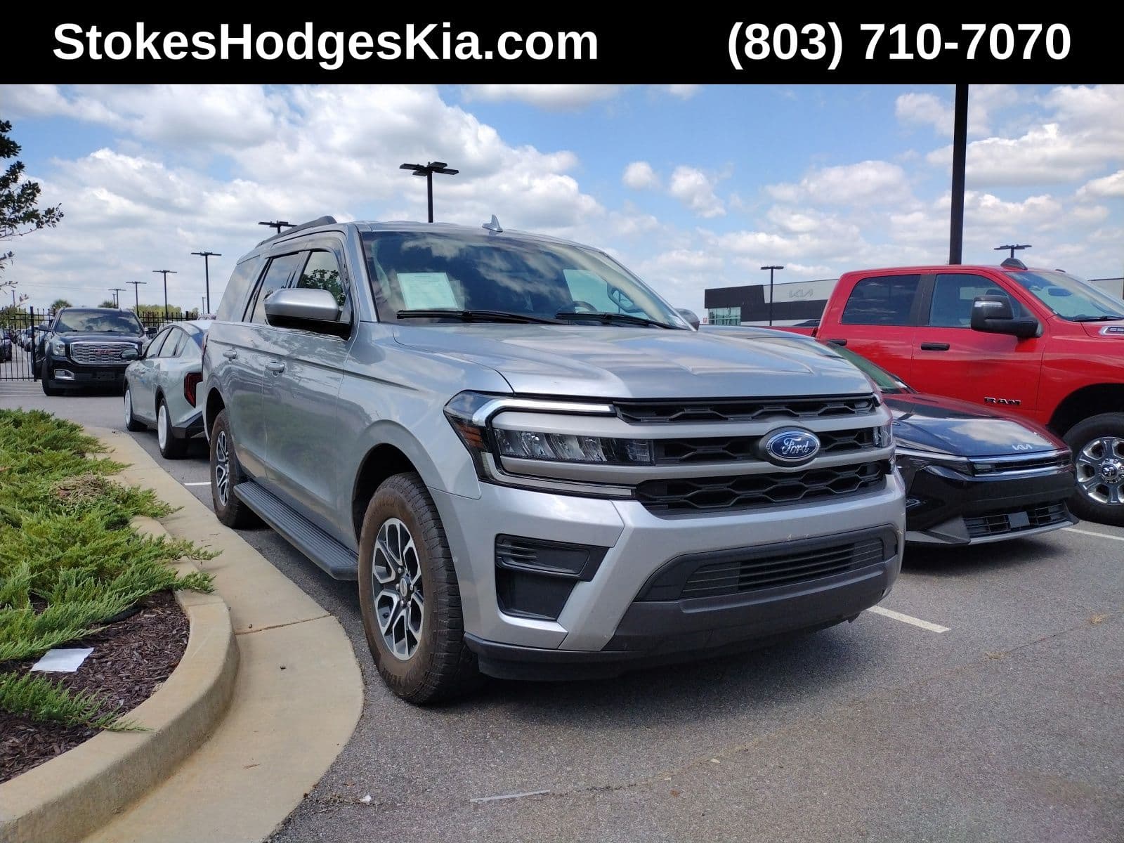 2024 Ford Expedition XLT — photo 1 of 5