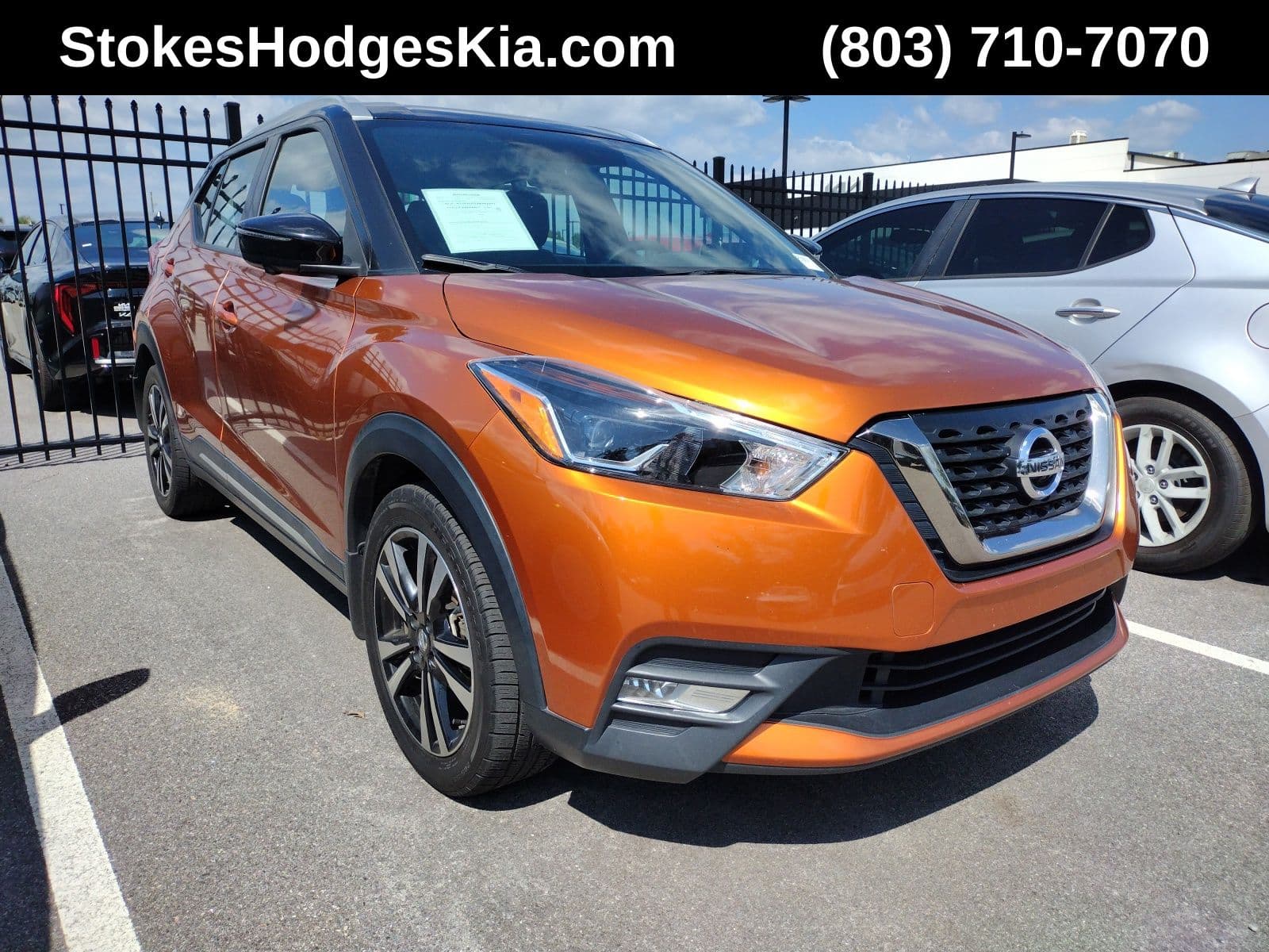 2019 Nissan Kicks SR — photo 1 of 5