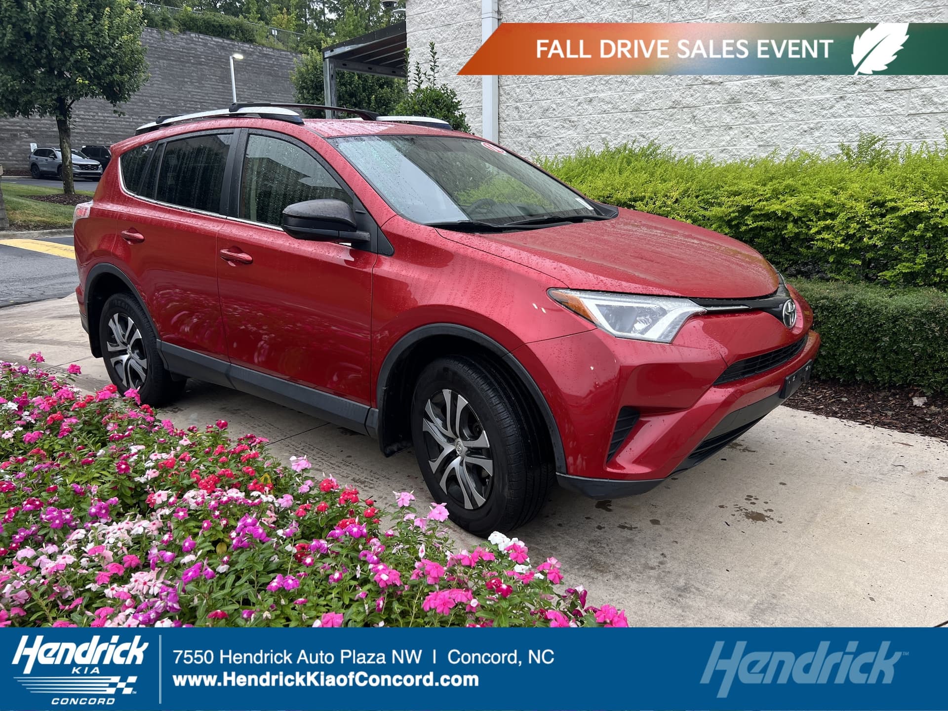 2016 Toyota RAV4 LE — photo 1 of 35