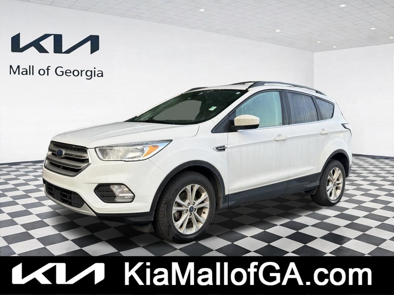 2018 Ford Escape SE — photo 1 of 10